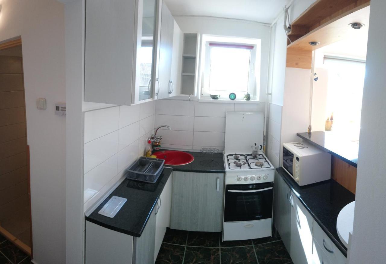 Simple And Comfortable Apartment Miercurea Ciuc Exterior foto