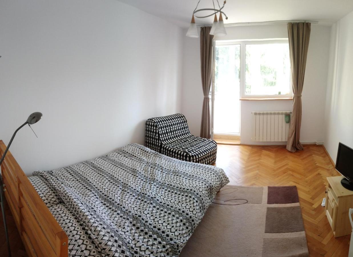 Simple And Comfortable Apartment Miercurea Ciuc Exterior foto