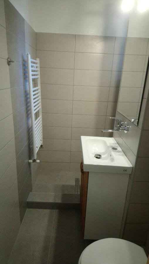 Simple And Comfortable Apartment Miercurea Ciuc Exterior foto